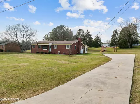 3763 Grey Dr, Sophia, NC 27350