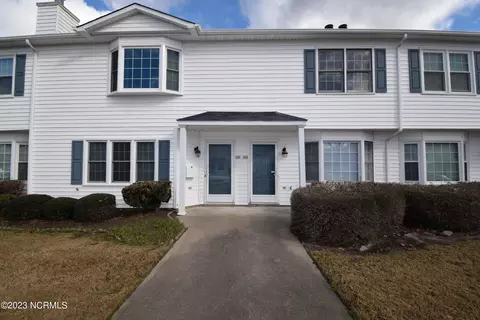 3818 Sterling Pointe Dr, Winterville, NC 28590