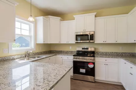 202 Baker Rd, Hubert, NC 28539 photo 4