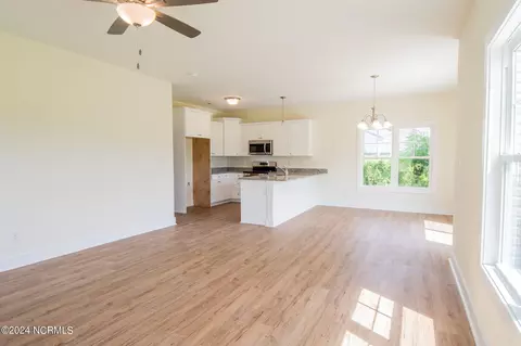 Living - 204 Baker Rd, Hubert, NC 28539 photo 1 of 5