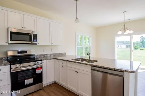 Kitchen - 204 Baker Rd, Hubert, NC 28539 photo 3 of 3