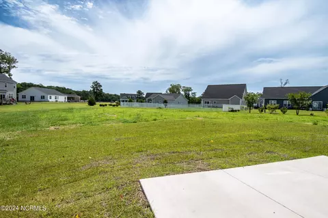 Exterior - 204 Baker Rd, Hubert, NC 28539 photo 7 of 11