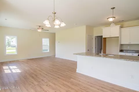 Living - 204 Baker Rd, Hubert, NC 28539 photo 3 of 5