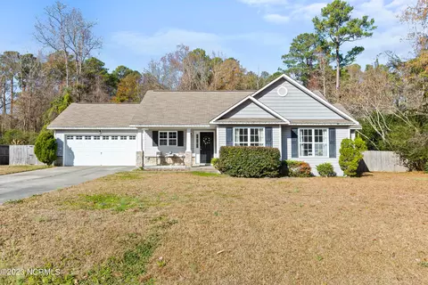 200 Bell Ave, Maysville, NC 28555