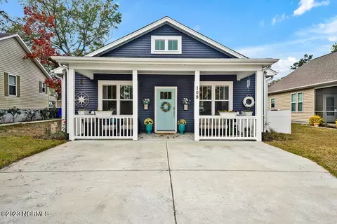 109 NW 19th St, Oak Island, NC 28465