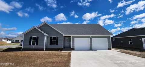 202 Compass Dr, Elizabeth City, NC 27909