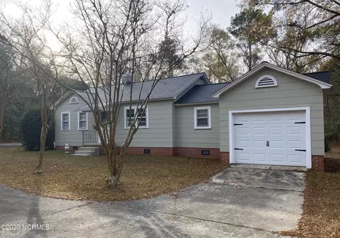 1715 Highland Dr, Washington, NC 27889