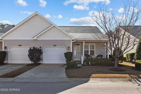 515 Village Green Dr, Morehead City, NC 28557