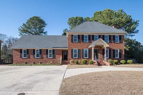 2502 Surrey Ln, Greenville, NC 27858