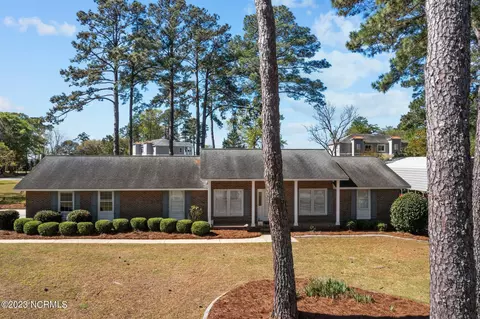 1094 Bennett Rd, Minnesott Beach, NC 28510