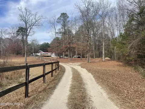 281 Hollywood Rd, Cameron, NC 28326