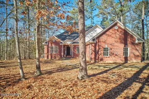 175 Lakewood Dr, Aberdeen, NC 28315
