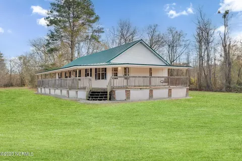 200 Elane Dr, Vanceboro, NC 28586