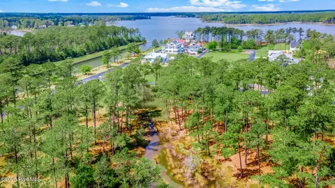 72 Oyster Point Rd, Oriental, NC 28571