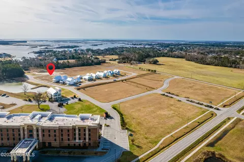 104 New Towne Rd, Swansboro, NC 28584