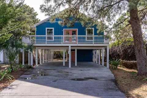 315 Sumter Ave, Carolina Beach, NC 28428