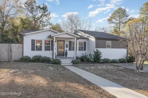 1180 W Wisconsin Ave, Southern Pines, NC 28387