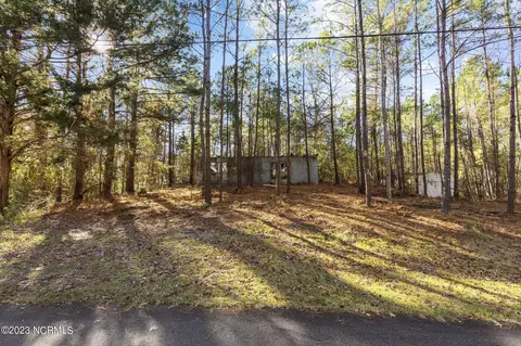 772 James St, Hubert, NC 28539