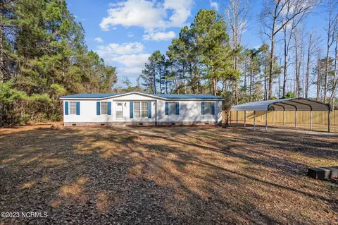 701 Stag Park Rd, Burgaw, NC 28425