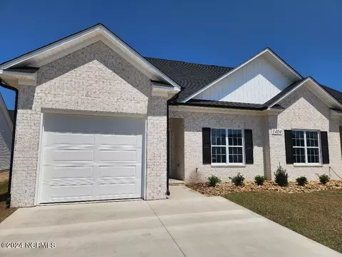 1404 Dorset Dr #A, Greenville, NC 27834