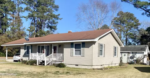 103 Fussell St, Rose Hill, NC 28458