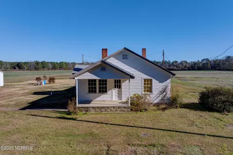 621 Bostic Rd, Atkinson, NC 28421
