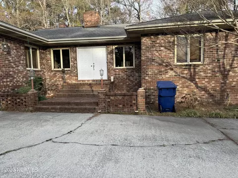 2605 Brookhaven Dr, Kinston, NC 28504