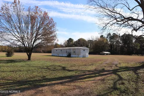 1324 Deep Bottom Rd, Wallace, NC 28466