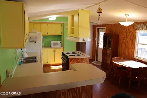 1324 Deep Bottom Rd, Wallace, NC 28466 photo 6