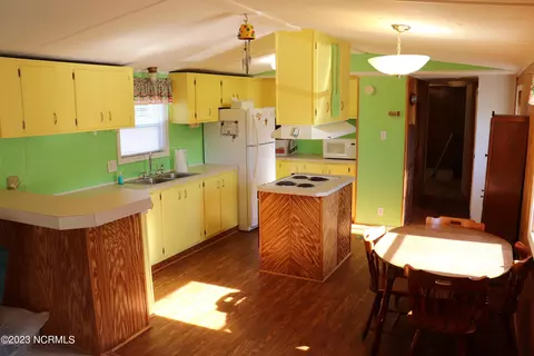 1324 Deep Bottom Rd, Wallace, NC 28466 photo 5