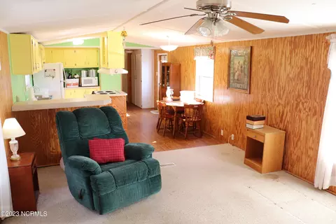 1324 Deep Bottom Rd, Wallace, NC 28466 photo 3