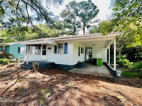 3532 S Barrett St, Farmville, NC 27828
