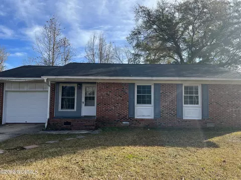 204 Sterling Rd, Jacksonville, NC 28546