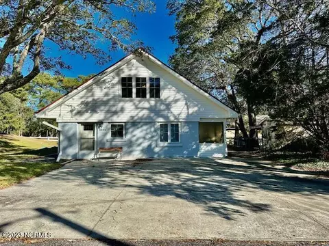 2055 Inland Dr SW, Ocean Isle Beach, NC 28469