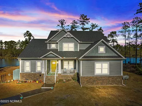 239 Pitch Kettle Ct, Belhaven, NC 27810