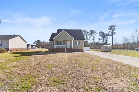 724 Oak Stump Rd, Elizabeth City, NC 27909