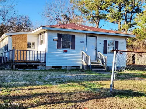 319 Duke St, Belhaven, NC 27810