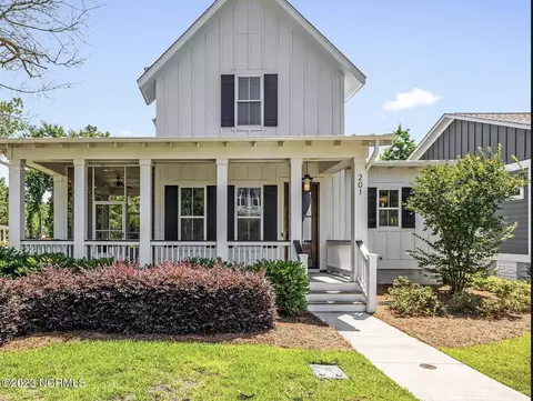 201 Cornubia Dr, Castle Hayne, NC 28429