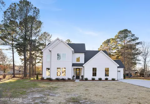 3837 Ragtime Ln, Grimesland, NC 27837