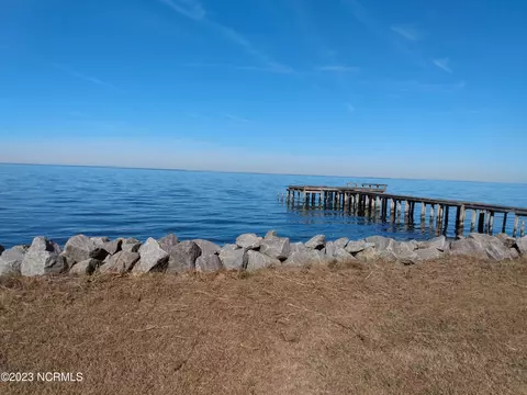 299 Rhodes Haven Dr, Columbia, NC 27925