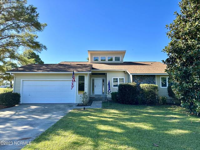 930 Pelican Dr, New Bern, NC 28560