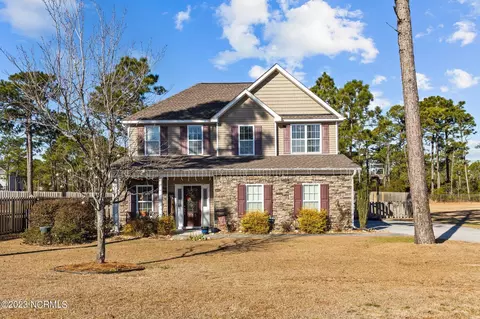 235 Inverness Dr, Hubert, NC 28539
