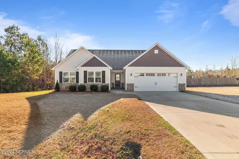 317 Murphy Dr, Jacksonville, NC 28540