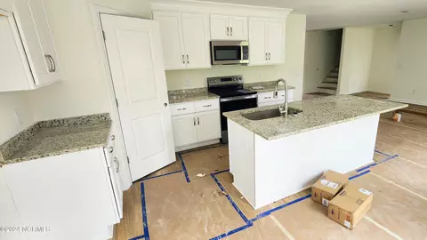Kitchen - 198 Priscilla Pl, Hampstead, NC 28443 photo 9 of 9