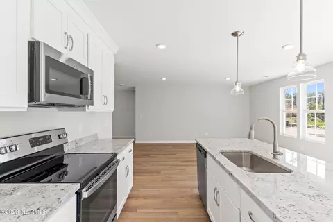 210 Priscilla Pl, Hampstead, NC 28443 photo 9