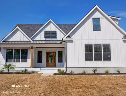 207 Seascape Dr, Sneads Ferry, NC 28460