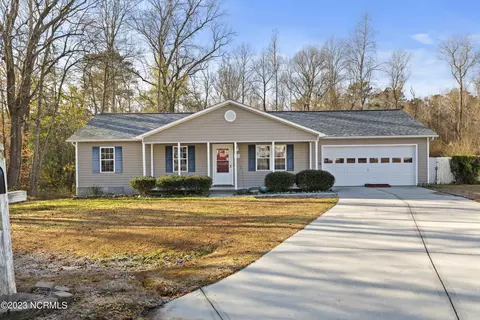 1051 Shirley Dr, Jacksonville, NC 28540