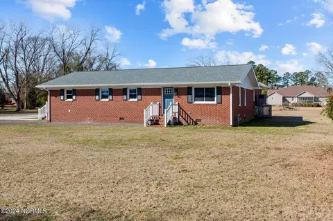 202 N First Ave, New Bern, NC 28560