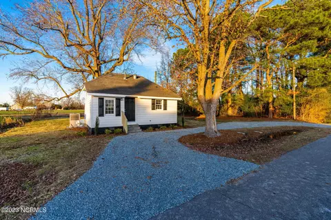 51 E Carroll St, Turkey, NC 28393
