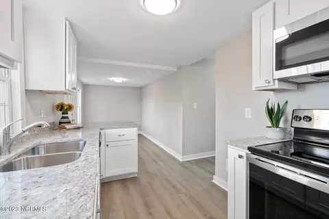 51 E Carroll St, Turkey, NC 28393 photo 4